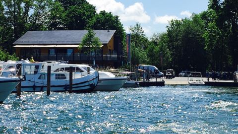 SBS Yachthafenresort in Untergöhren am Fleesensee