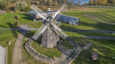 AGRONEUM Alt Schwerin Holländer Windmühle auf dem Freigelände