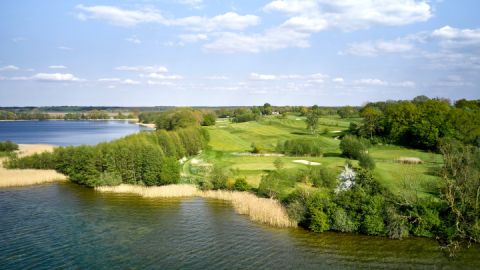 Golfplatz am See