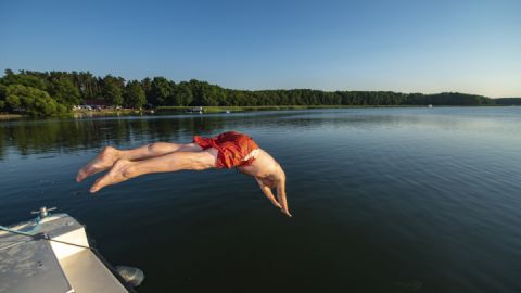 Sprung ins kühle Nass