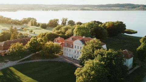 Schloss Kummerow und Kummerower See