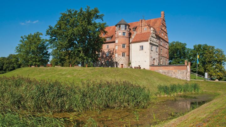 Schloss und Gut Ulrichshusen