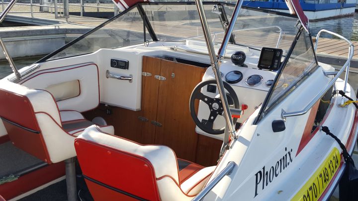 Innenansicht Motorboot Phoenix