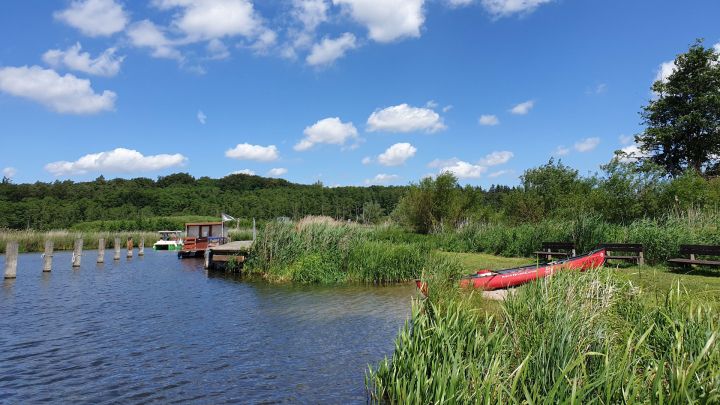 6-tägige Kanu-Hotel-Reise: Wasserwandern im Müritz-Nationalpark und Havelquellgebiet